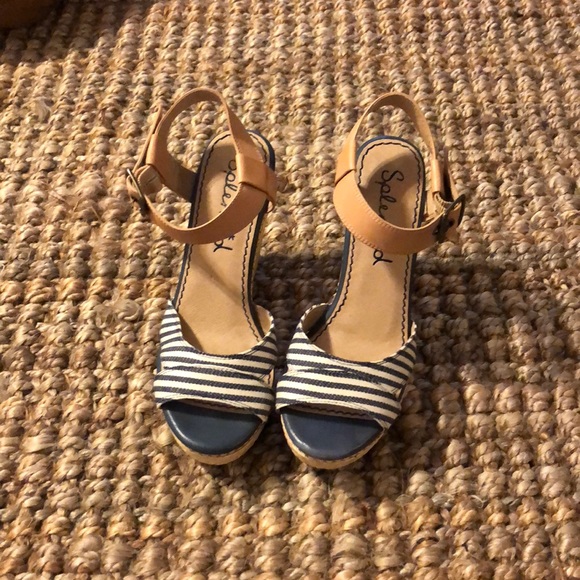 Blue & White Wedges - Picture 3 of 3